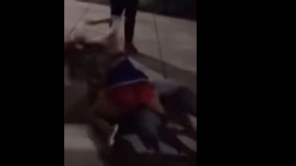 Άγριο ξύλο από cheerleader σε σχολείο στην Καλιφόρνια – Βίντεο